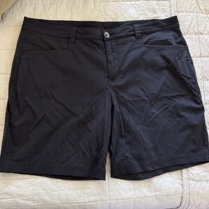 Black Eddie Bauer Nylon, Wicking hiking stretchy shorts size 16